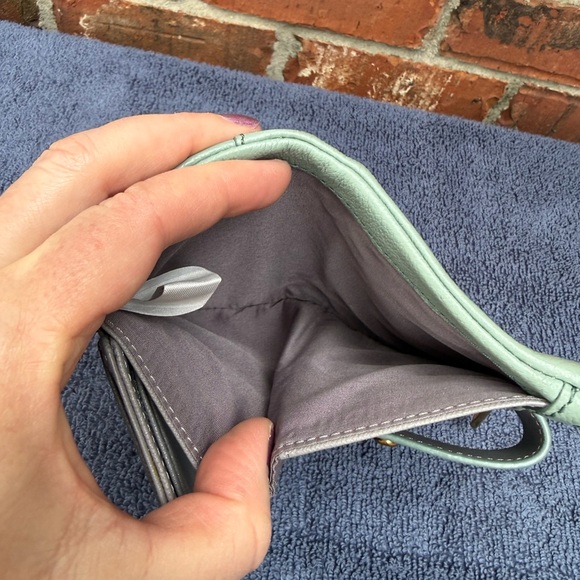 Fossil mint green leather wallet - Picture 7 of 7